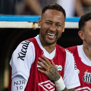 Son quatrième enfant est Mel

Neymar avec l'équipe de Santos le 13 avril 2025. Photo by SPUS/ABACAPRESS.COM