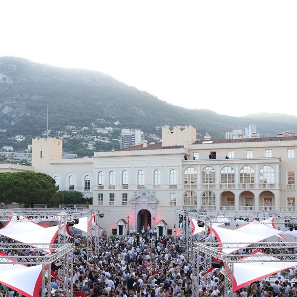 On y trouve notamment tomates, courgettes, aubergines, poivrons, fraises et herbes diverses. 

Célébration des 20 ans de règne du prince souverain Albert II de Monaco sur la place du Palais à Monaco, le 19 juillet 2025. © Jean-Charles Vinaj/Pool Monaco/Bestimage