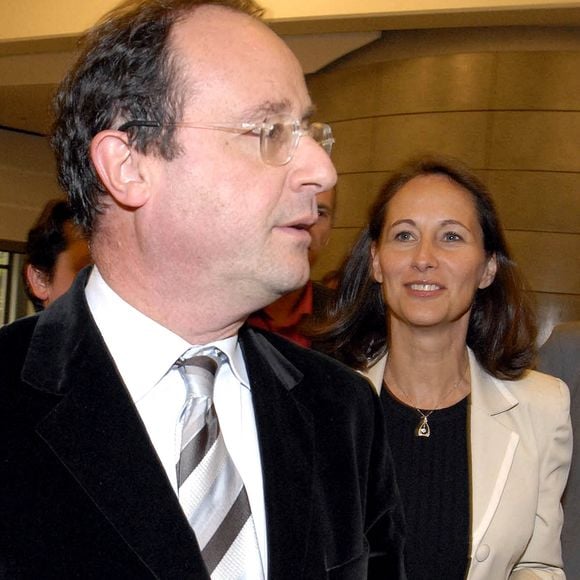 Ségolène Royal et son mari François Hollande assistent aux états généraux du parti socialiste à Strasbourg, dans l'est de la France, le 3 juin 2006. Photo de Axelle de Russe/ABACAPRESS.COM