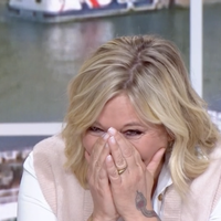 "Faut me prévenir en fait !" : L'invité de Télématin pris de court par une photo embarrassante, Flavie Flament a du mal à s'en remettre