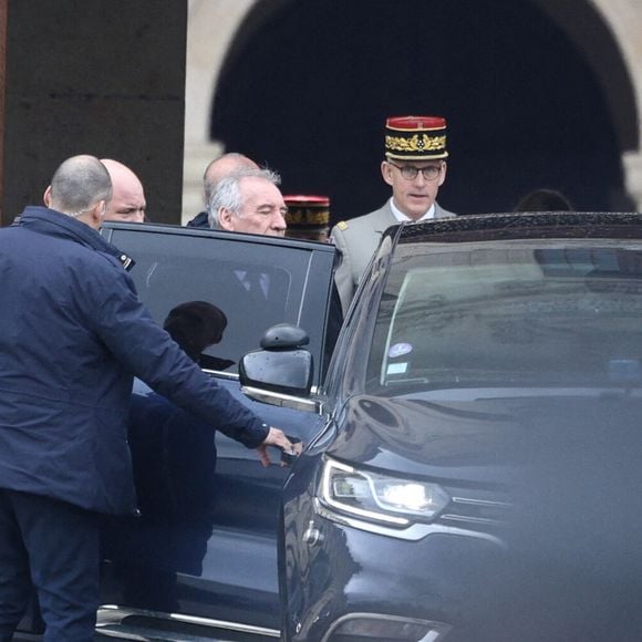 L'actuel Premier ministre, François Bayrou, avait fait le déplacement ce jour-là

Francois Bayrou lors de la cérémonie des obsèques de Jean-Louis Debre à la cathédrale Saint-Louis des Invalides à Paris, France, le 10 mars 2025. Photo par Raphael Lafargue/ABACAPRESS.COM