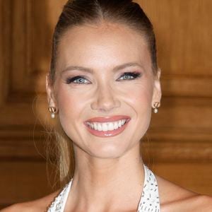 Aux dernières nouvelles, le nourrisson tant attendu a enfin pointé le bout de son nez comme elle l'a rapporté sur Instagram ce mercredi 29 octobre 2025 tout en dévoilant d'adorables photos.

Amandine Petit La soirée GLOBAL GIFT GALA au Four Seasons George V à Paris samedi 5 octobre 2024.  (Christophe Aubert via Bestimage).