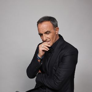 Exclusif - Nikos Aliagas - Studio avec les invités de l'enregistrement de l'émission "La chanson secrète N°14", présentée par N.Aliagas et diffusée le 26 décembre sur TF1, à Paris, France, le 9 décembre 2025. © Jacovides-Moreau/Bestimage