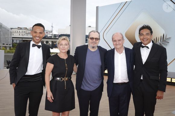 Exclusif - Mohamed Bouhafsi, Anne-Elisabeth Lemoine, Gary Oldman, Pierre Lescure, Patrick Cohen sur le plateau de l'émission "C à vous" le 20 mai 2014 lors du 77ème Festival International du Film de Cannes pour une diffusion le 21 mai. © Jack Tribeca / Bestimage