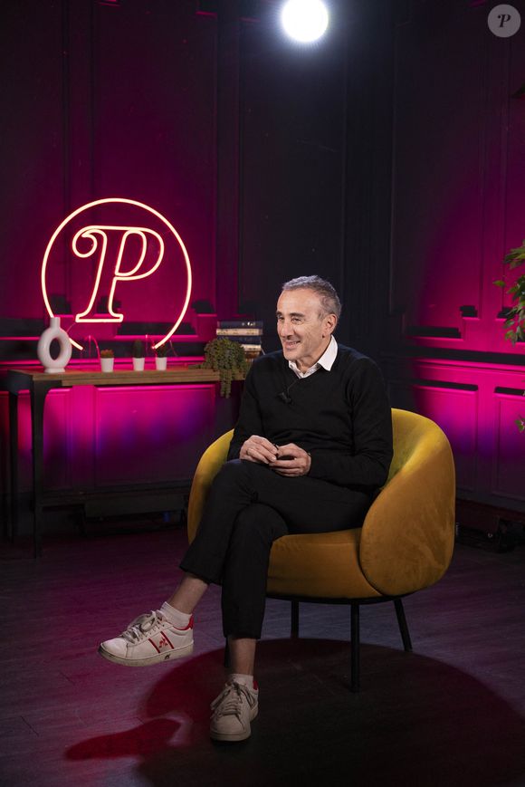Exclusif - Rendez-vous avec Elie Semoun dans les locaux de Webedia lors d'une interview pour Purepeople à Levallois-Perret le 19 mars 2024. © Cyril Moreau/Bestimage
