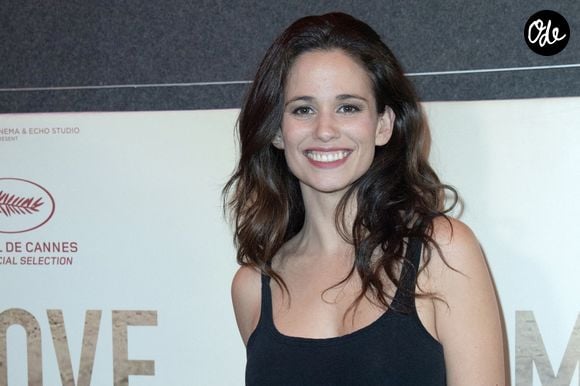 Lucie Lucas lors de la première du film « Marcher sur l'eau » au cinéma MK2 Odéon à Paris, en France, le 8 novembre 2021. Copyright : Aurore Maréchal/ABACAPRESS.COM