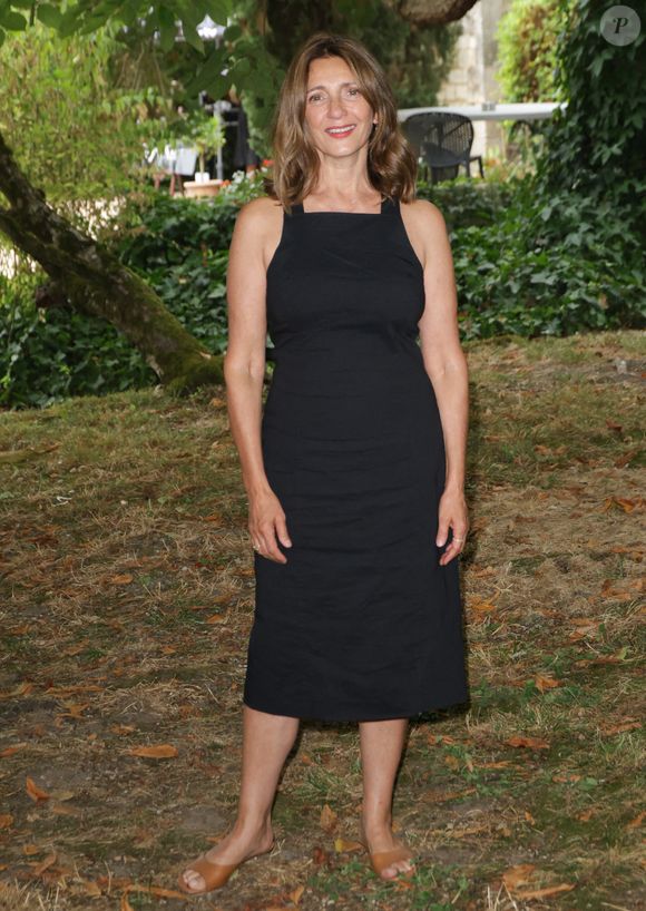 À bientôt 60 ans, la comédienne explique vouloir régler tout ce qui l’a freinée dans sa vie.

Valérie Karsenti au photocall du film "Adieu Jean-Pat" lors de la 18ème édition du Festival du Film Francophone de Angoulême (FFA) le 27 août 2025. © Coadic Guirec / Bestimage