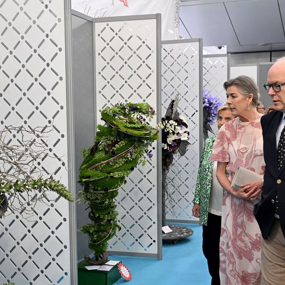 Le prince Albert II de Monaco, la princesse Caroline de Hanovre et Melanie De Massy guidés par la vice présidente du Garden Club Mme Cécilia Casiraghi ont inauguré le 57ème Concours International de Bouquets à Monaco, le 9 mai 2025. © Bruno Bebert/Bestimage