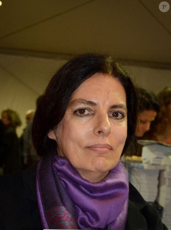 Françoise Bettencourt dédicace son livre "L'audition, ne faite plus la sourde oreille", à Toulon, le 19 novembre 2011. AGENCE / BESTIMAGE