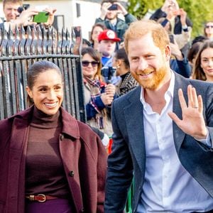 Le prince Harry, duc de Sussex et Meghan Markle, duchesse de Sussex, lors de la visite de l'association caritative pour la jeunesse et la communauté 'The Community Recording Studio' dans le quartier de St Ann’s à Nottingham le 15 octobre 2026.

Photo : Backgrid USA / Bestimage