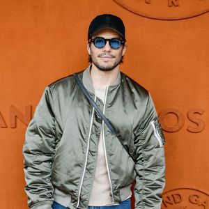 François Civil au village lors des Internationaux de France de Tennis de Roland Garros 2025, à Paris, France, le 8 juin 2025. © Cyril Moreau/Bestimage