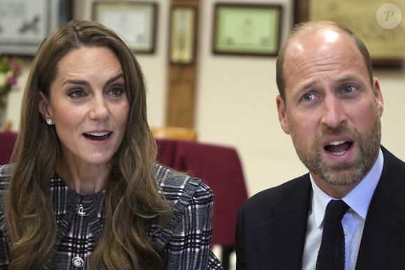 Le voisinage qui entoure la demeure de Kate Middleton et le prince William ne souhaite pas être dérangé par la venue des médias et des stars.

Le prince William, prince de Galles et Catherine Kate Middleton, princesse de Galles sont en visite à la fédération nationale des femmes à Sunningdale, dans le Berkshire le 8 septembre 2025.