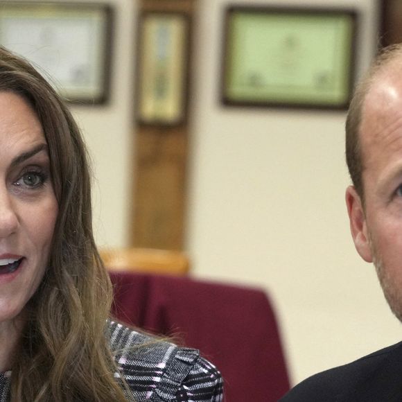 Le voisinage qui entoure la demeure de Kate Middleton et le prince William ne souhaite pas être dérangé par la venue des médias et des stars.

Le prince William, prince de Galles et Catherine Kate Middleton, princesse de Galles sont en visite à la fédération nationale des femmes à Sunningdale, dans le Berkshire le 8 septembre 2025.