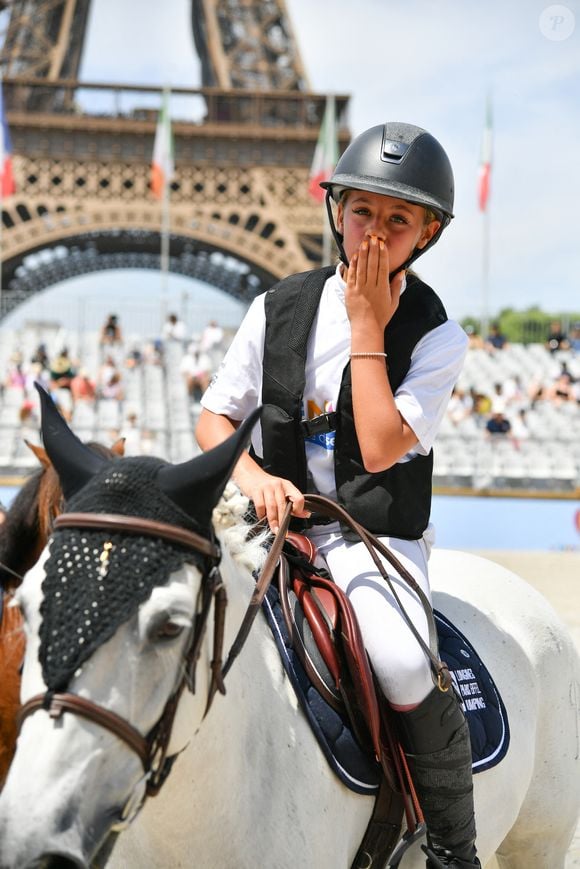 Giulia Sarkozy sur Valentine lors de la coupe Kids Cup L'Envol lors du Longines Paris Eiffel Jumping le 20 juin 2025

© Perusseau / Veeren / Bestimage