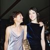 Avoir une maman comme Jane Birkin n'a pas été toujours facile à vivre
Jane Birkin et sa fille Charlotte Gainsbourg, César du Meilleur second rôle féminin pour "La Bûche" en 2000. © RINDOFF-GARCIA / BESTIMAGE