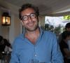 Cette destination est particulièrement chère à la famille Kretz, qui possède une maison au Brésil depuis plusieurs années.

Martin Kretz - Présentation du Collier "Terra by Roland Garros" créé par Anne Le Nen, Présidente de Ground Legend. La terre battue du court central de Roland Garros est scellée dans une médaille. Restaurant Laurent à Paris, France le 22 mai 2026. 

© Philippe Baldini /Bestimage