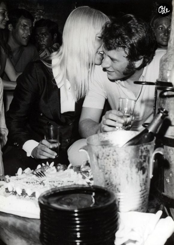 Archives - Johnny Hallyday fête l'anniversaire de Sylvie Vartan dans un nightclub à Paris. Le 18 août 1967
© Keystone Press Agency / Zuma Press / Bestimage