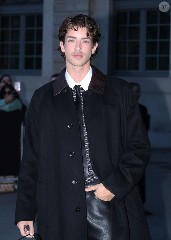 Guest arrive au défilé Tom Ford Collection Femme Prêt-à-Porter Printemps/Eté 2026 lors de la Fashion Week de Paris (PFW) a Paris, France, le 1 Octobre 2025. 
© Denis Guignebourg/Bestimage
