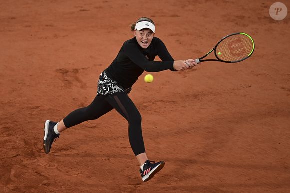 Jelena Ostapenko lors du tournoi de Roland Garros à Paris, le 1er octobre 2020.

JB Autissier / Panoramic / Bestimage
