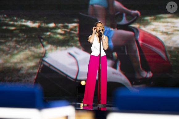 Exclusif - Lorie (Laure Pester) lors de l'enregistrement de l'émission "La Boîte à secrets", présentée par F.Bollaert et diffusée le 3 octobre 2025 sur France 3, dans les studios du Lendit à Saint-Denis, Seine Saint-Denis, France, le 9 septembre 2025. © Pierre Perusseau/Bestimage