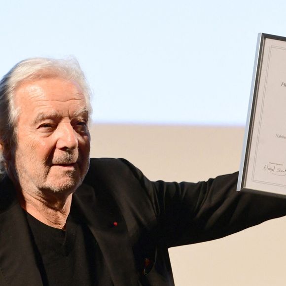 Alors qu'il devait monter sur les planches à Saint-Quentin pour jouer la pièce "Le Prix" ce jeudi 2 avril, Pierre Arditi a vu la représentation annulée.

Pierre Arditi reçoit un prix patrimoine Fipresci - Festival Lumière à Lyon le 13 octobre 2025. © Romain Doucelin/Bestimage