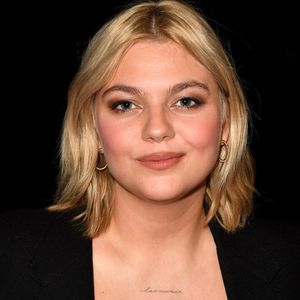 Louane lors du défilé Etam en 2023 à Paris
© Veeren / Bestimage