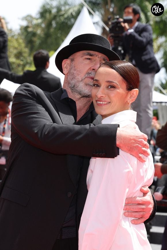 Eric Cantona et sa femme Rachida Brakni - Montée des marches du film « Soudain » lors du 79e Festival international du film de Cannes, le 15 mai 2026. © Jacovides-Moreau / Bestimage