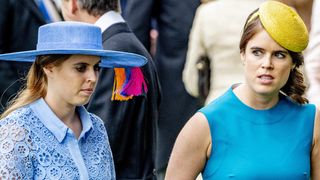 Le prince Andrew cueilli par la police à son domicile : Ses filles Beatrice et Eugenie d’York évincées d'un grand événement