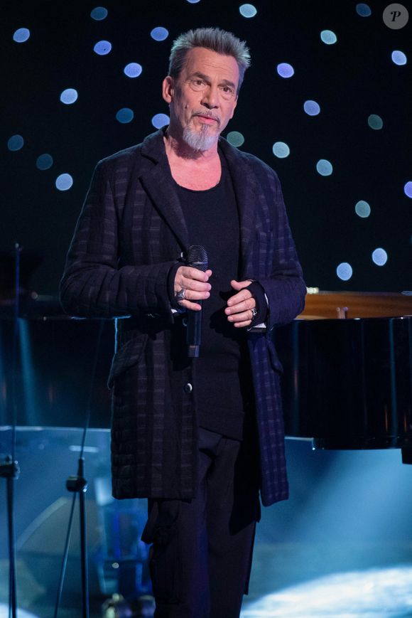 Florent Pagny - Enregistrement de l'émission "Symphonie pour la vie, Spéciale Pièces Jaunes" aux Folies Grüss à Paris, diffusée le 4 février sur France 3. Le 12 janvier 2022 © Cyril Moreau / Bestimage