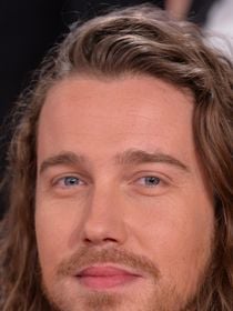 "À Paris, je n’étais pas bien" : Julien Doré a quitté la capitale pour trouver du réconfort dans cette paisible région du Sud