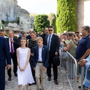 Le prince Albert II de Monaco, la princesse Charlène de Monaco, le prince Jacques de Monaco, marquis des Baux et la princesse Gabriella de Monaco lors de leur visite officielle aux Baux-de-Provence, France, le 5 septembre 2026. © OLivier Huitel/Pool MOnaco/Bestimage