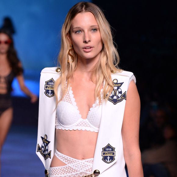 Ilona Smet défile lors du défilé Etam dans le cadre de la Fashion Week Womenswear Spring - summer 2019 qui se tient à Paris, France, le 25 septembre 2018. Photo par Aurore Marechal/ABACAPRESS.COM