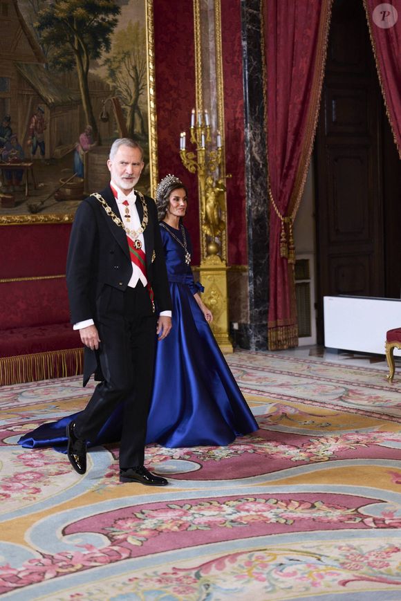 Le roi Felipe VI d'Espagne et la reine Letizia lors de la cérémonie d'accueil du sultan d'Oman Haïtham ben Tariq à Madrid le 4 novembre 2025. Photo par Cordon / Bestimage