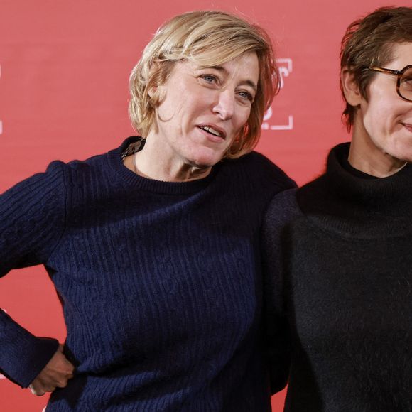 "La philosophe Simone Weil voyait dans l'attention aux autres la forme la plus pure de la générosité. Je sens que j'aime quelqu'un quand je lui porte de l'attention."

Photocall de Valeria Bruni-Tedeschi et Carine Tardieu lors de la soirée d'inauguration de la 37ème edition du Festival Premiers Plans à Angers, France, le 18 janviers 2025. © Laetitia Notarianni/Bestimage