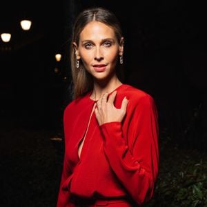 Ophélie Meunier aux arrivées du défilé Messika Collection Femme Prêt-à-Porter Printemps/Eté 2026 lors de la Fashion Week de Paris (PFW), au Musée des Arts décoratifs, à Paris, France, le 13 octobre 2025. © Pierre Perusseau/Bestimage