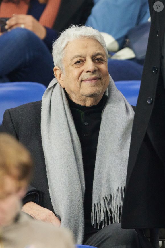 Enrico Macias - Célébrités assistent au match de Ligue des Nations entre la France et l' Israël (0-0) au Stade de France à Saint-Denis le 14 novembre 2024. © Cyril Moreau/Bestimage