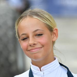Et bien sûr elle a pu compter sur le soutien sans faille de sa mère, avec laquelle elle est très fusionnelle.

Giulia Sarkozy lors de la coupe Kids Cup L'Envol lors du Longines Paris Eiffel Jumping le 20 juin 2025

© Perusseau / Veeren / Bestimage