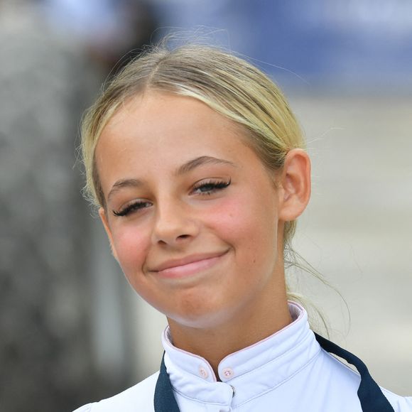 Et bien sûr elle a pu compter sur le soutien sans faille de sa mère, avec laquelle elle est très fusionnelle.

Giulia Sarkozy lors de la coupe Kids Cup L'Envol lors du Longines Paris Eiffel Jumping le 20 juin 2025

© Perusseau / Veeren / Bestimage