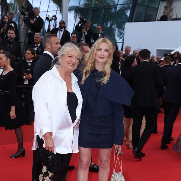 5 enfants de stars réunis ensemble à Cannes en comptant également Julia Piaton

Charlotte de Turckheim et Julia Piaton assistent au tapis rouge de "La Venue De L'avenir" (Colours Of Time) lors du 78ème Festival de Cannes au Palais des Festivals le 22 mai 2025 à Cannes, France. Photo by Jerome Domine/ABACAPRESS.COM