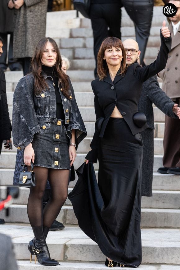 La jeune femme, qui était apparue lors d'un défilé aux côtés de sa mère, s'exposera pour toute la première fois au grand public avec ce rôle dans une fiction France 2...

Juliette Lemley, Sophie Marceau arrivant au défilé Schiaparelli lors de la semaine de la mode haute couture à Paris le 26 janvier 2026 à Paris, France. Photo Nasser Berzane/Abaca