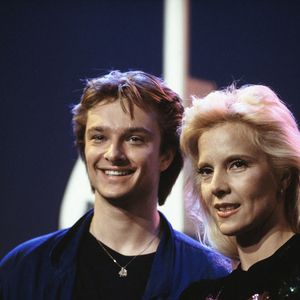 Sylvie Vartan avec son fils David Hallyday (1988). Photo : DPA/ABACAPRESS.COM