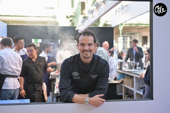 "J'ai le cœur serré ce matin", débute-t-il. Pour lui, comme pour tant de Parisiens et de touristes, ce marché au concept unique représentait bien plus qu'une simple halle alimentaire.

Juan Arbelaez lors de l'inauguration de la 11ème édition du festival gastronomique "Taste" au Grand Palais à Paris le 21 mai 2026. © Alexandre Fay/PixPlanete/Bestimage