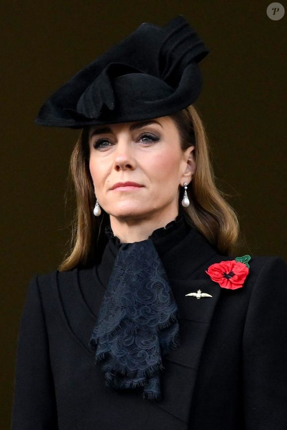 Catherine (Kate) Middleton, princesse de Galles - BGUK_3412115 - London, UNITED KINGDOM  Members of the royal family attend the 2025 National Service Of Remembrance At The Cenotaph, London



Pictured: Catherine, Princess of Wales, Kate Middleto



BACKGRID UK 9 NOVEMBER 2025 



UK: +44 208 344 2007 / uksales@backgrid.com



USA: +1 310 798 9111 / usasales@backgrid.com



Pictures Containing Children Please Pixelate Face Prior To Publication