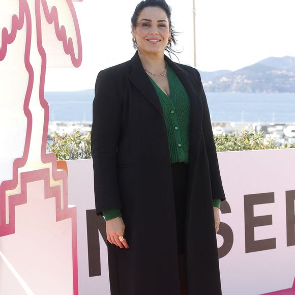 Lola Dewaere au photocall de la série "Astrid et Raphaëlle" lors de la 5ème saison du festival International des Séries "Canneseries" à Cannes, France, le 2 avril 2022. © Denis Guignebourg/Bestimage