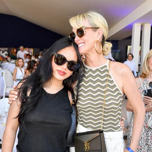 Exclusif - Laeticia Hallyday et sa fille Joy dans l'Espace VIP lors de la 9ème édition du "Longines Paris Eiffel Jumping" au Champ de Mars à Paris, France, le 25 juin 2023. © Perusseau-Veeren/Bestimage