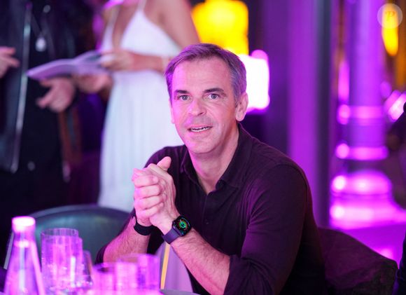 Olivier Véran lors de la soirée annuelle de gala de l'association Hope au pavillon Gabriel à Paris le 14 octobre 2025.
L’association HOPE propose, à travers l’équithérapie et de nombreux ateliers artistiques, un accompagnement destiné aux femmes qui, après l’annonce de leur cancer, souhaitent se reconstruire émotionnellement et retrouver confiance en elles, au-delà du parcours médical.

© Anne-Sophie Guebey / Bestimage