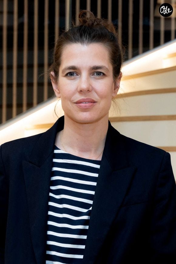 Charlotte Casiraghi était à la médiathèque Caroline, à Monaco, le 8 avril 2026, pour une rencontre dédicace autour de son essai "La Fêlure".

© Bruno Bebert / Bestimage