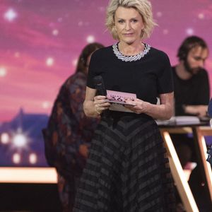 Sensible à l'art, elle puise son inspiration dans cette lumière normande qui a jadis fasciné les peintres impressionnistes.

Sophie Davant lors du 39ème Téléthon, le plus grand événement annuel de collecte de fonds en France avec 30 heures de transmission en direct à la télévision, le 6 décembre 2025 au Studio du Lendit, La Plaine Saint Denis (93), France. Photo par Vincent Gramain/ABACAPRESS.COM