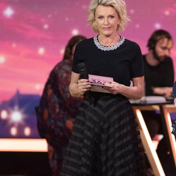 Sensible à l'art, elle puise son inspiration dans cette lumière normande qui a jadis fasciné les peintres impressionnistes.

Sophie Davant lors du 39ème Téléthon, le plus grand événement annuel de collecte de fonds en France avec 30 heures de transmission en direct à la télévision, le 6 décembre 2025 au Studio du Lendit, La Plaine Saint Denis (93), France. Photo par Vincent Gramain/ABACAPRESS.COM