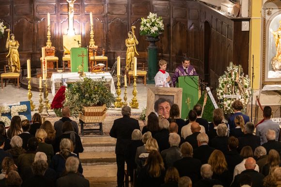 Son influence et son empreinte ont profondément marqué l’histoire de Saint-Tropez

Exclusif - Obsèques de Patrice de Colmont, propriétaire du Club 55, en l'Eglise de Saint-Tropez, le 20 octobre 2025. 
© Florian Escoffier / Nice Matin / Bestimage